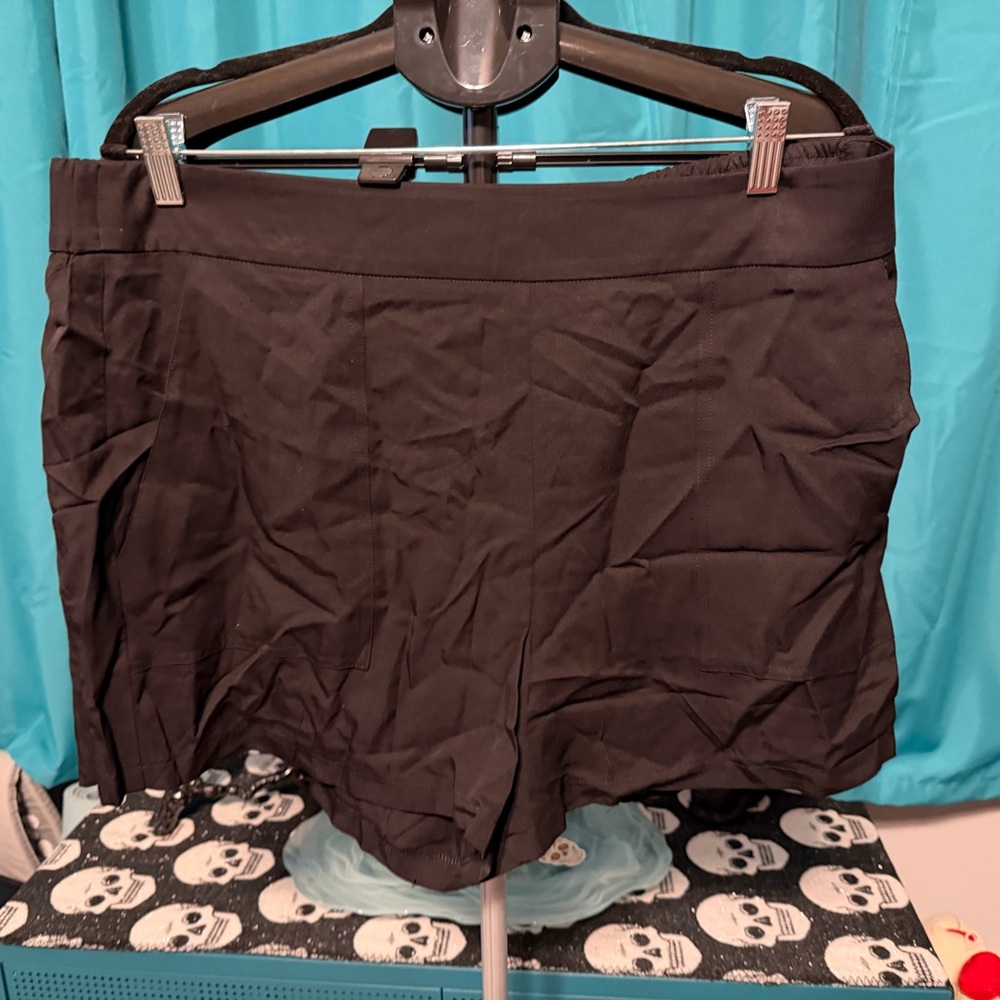 Bnwt Nine West Black Mid Rise Shorts in xl light weight - Picture 5 of 7